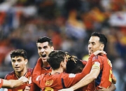 开云APP-西班牙队险胜对手，赢得观众喝彩