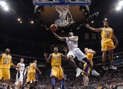 开云官方app入口-赛道传奇，汉密尔顿刷新纪录之夜，梅赛德斯险胜红牛二队