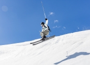 开云体育APP下载-赛道上的逆袭，哈斯车队险胜梅赛德斯，汉密尔顿惊艳四座