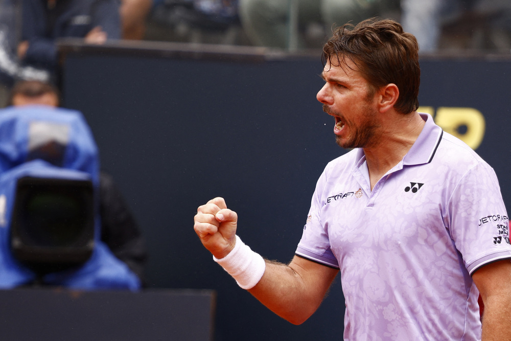 西班牙网球队力克美国网球队，瓦林卡送出助攻的简单介绍