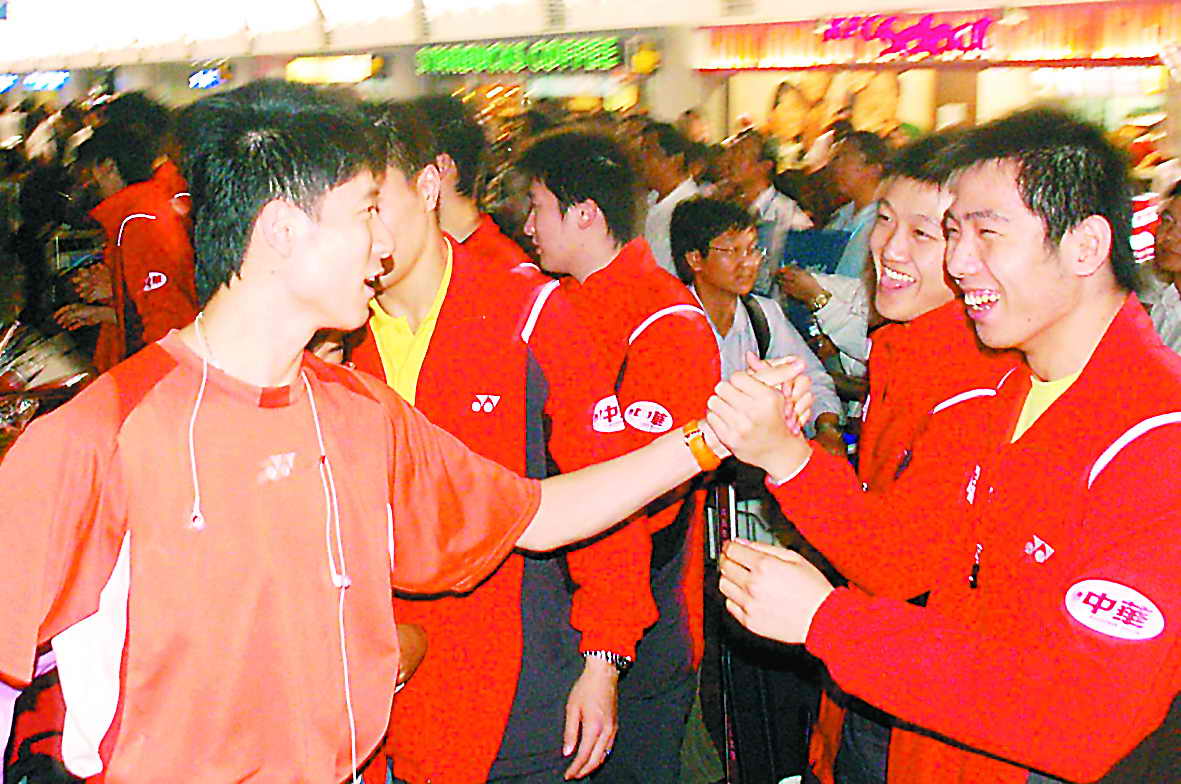 包含中国羽毛球队强势泰国羽毛球队，陶菲克完成帽子戏法的词条