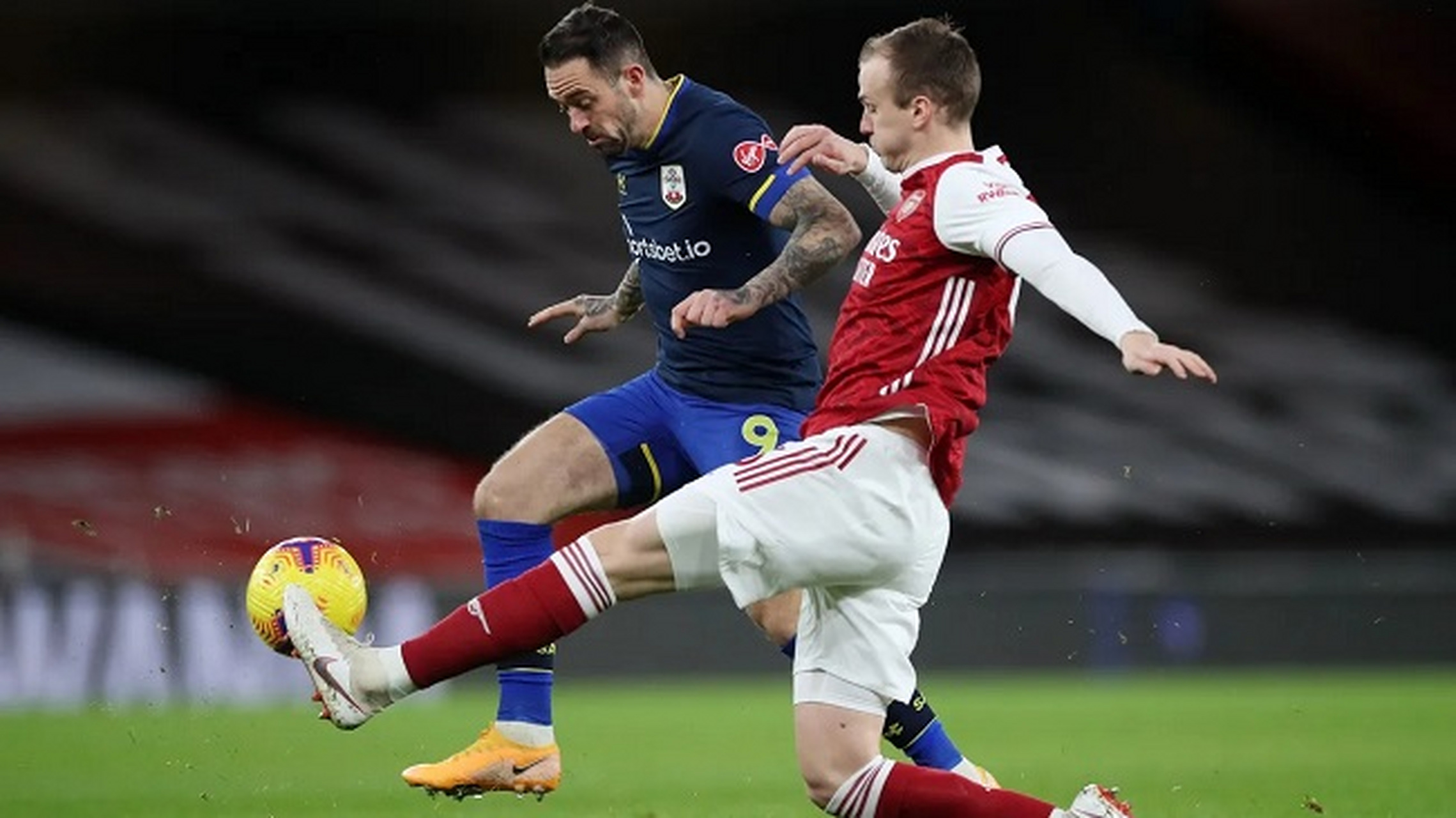 阿森纳客场逼平，保住前四位置的简单介绍