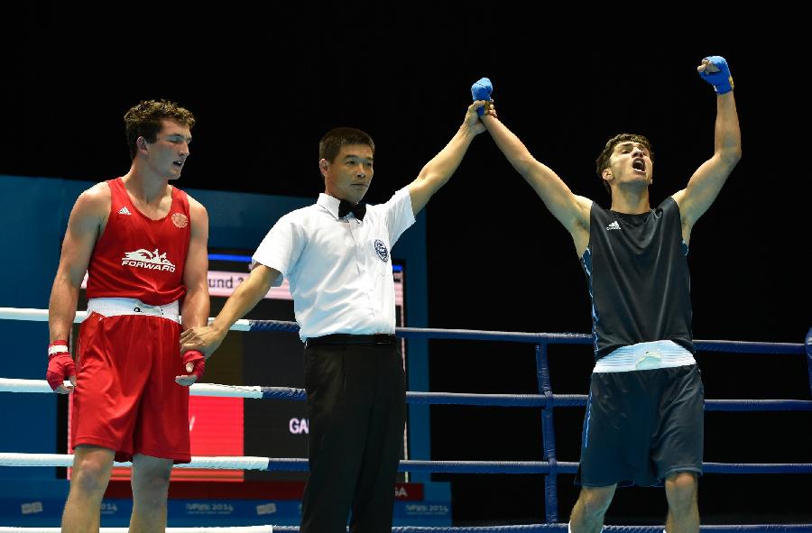 包含拳击男子半决赛激烈对抗，俄罗斯选手晋级决赛的词条