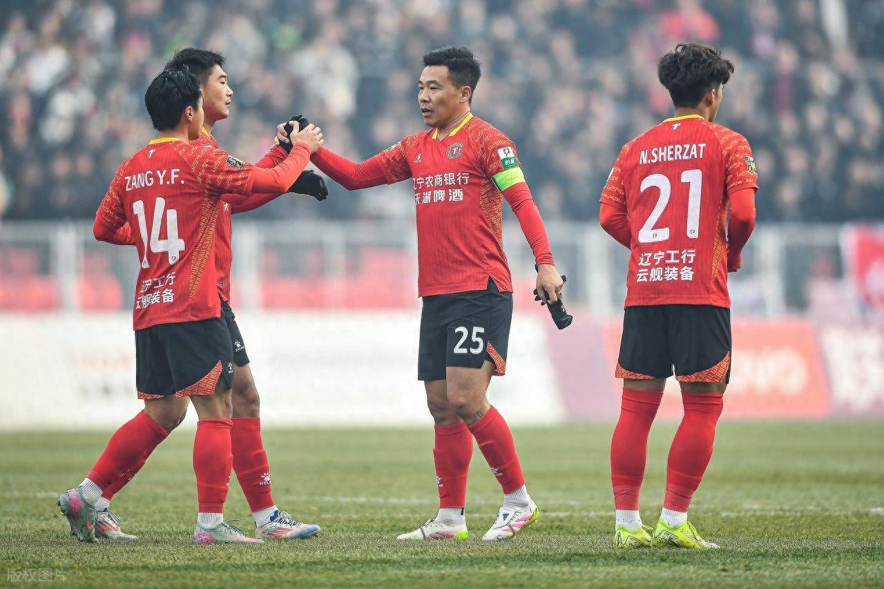 刀光剑影的足球比赛荡气回肠的简单介绍 刀光剑影的足球比赛荡气回肠的简单介绍