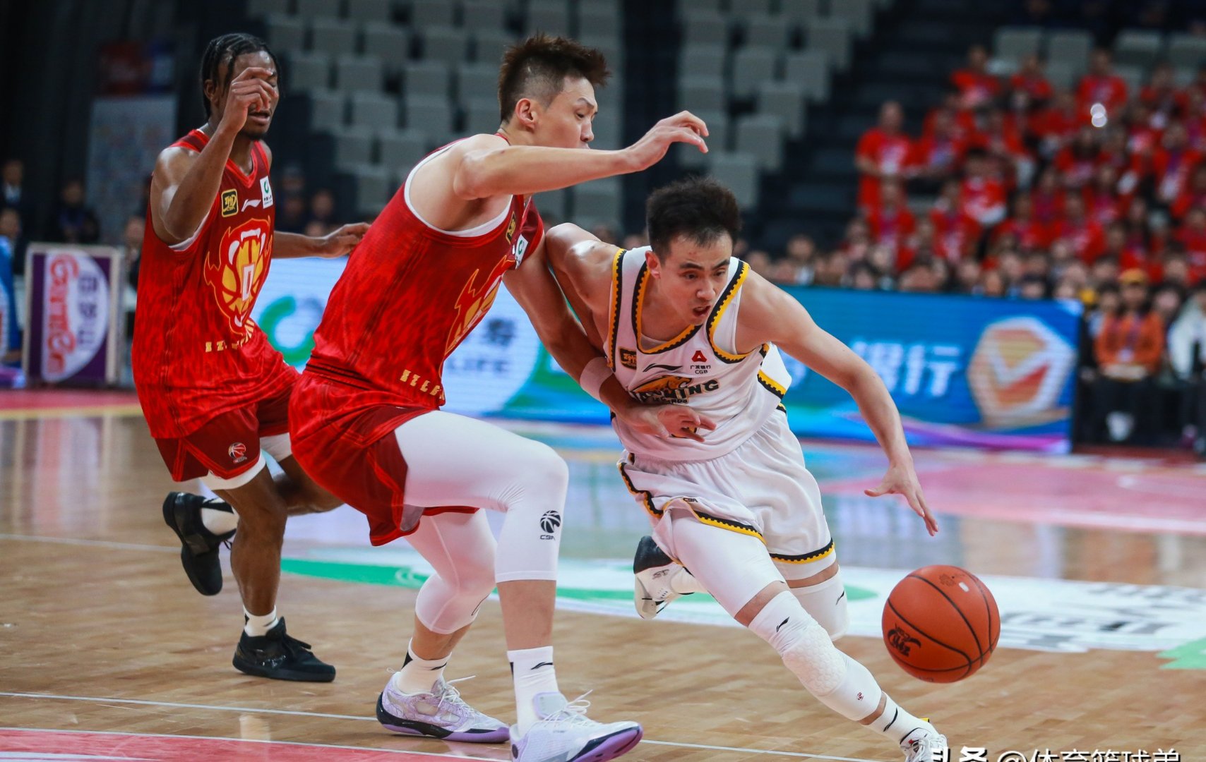 辽宁队碾压爵士，锡安扛起全队