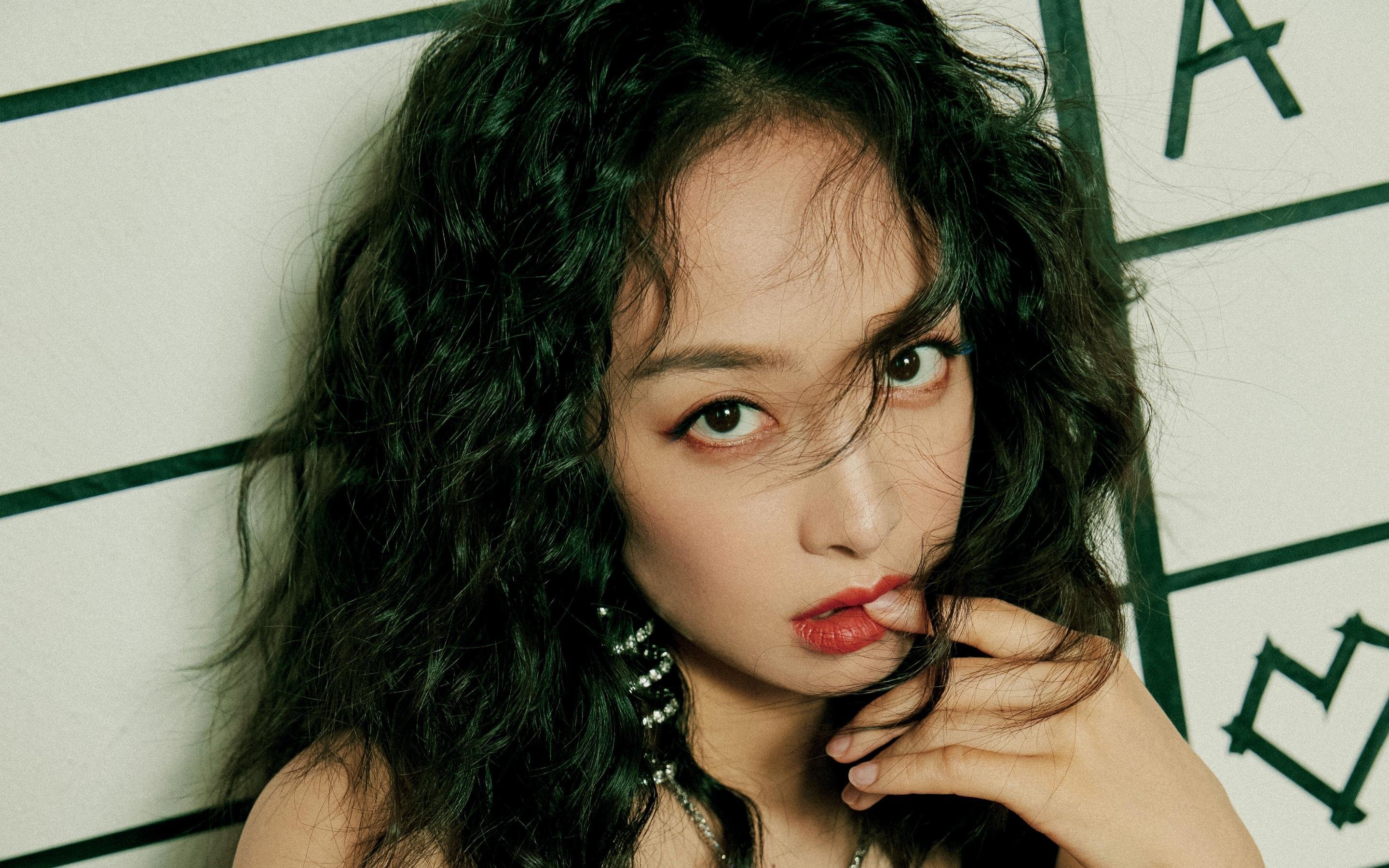 米切尔末节狂飙19分，76人主场遭太阳逆转，新星主宰比赛走向