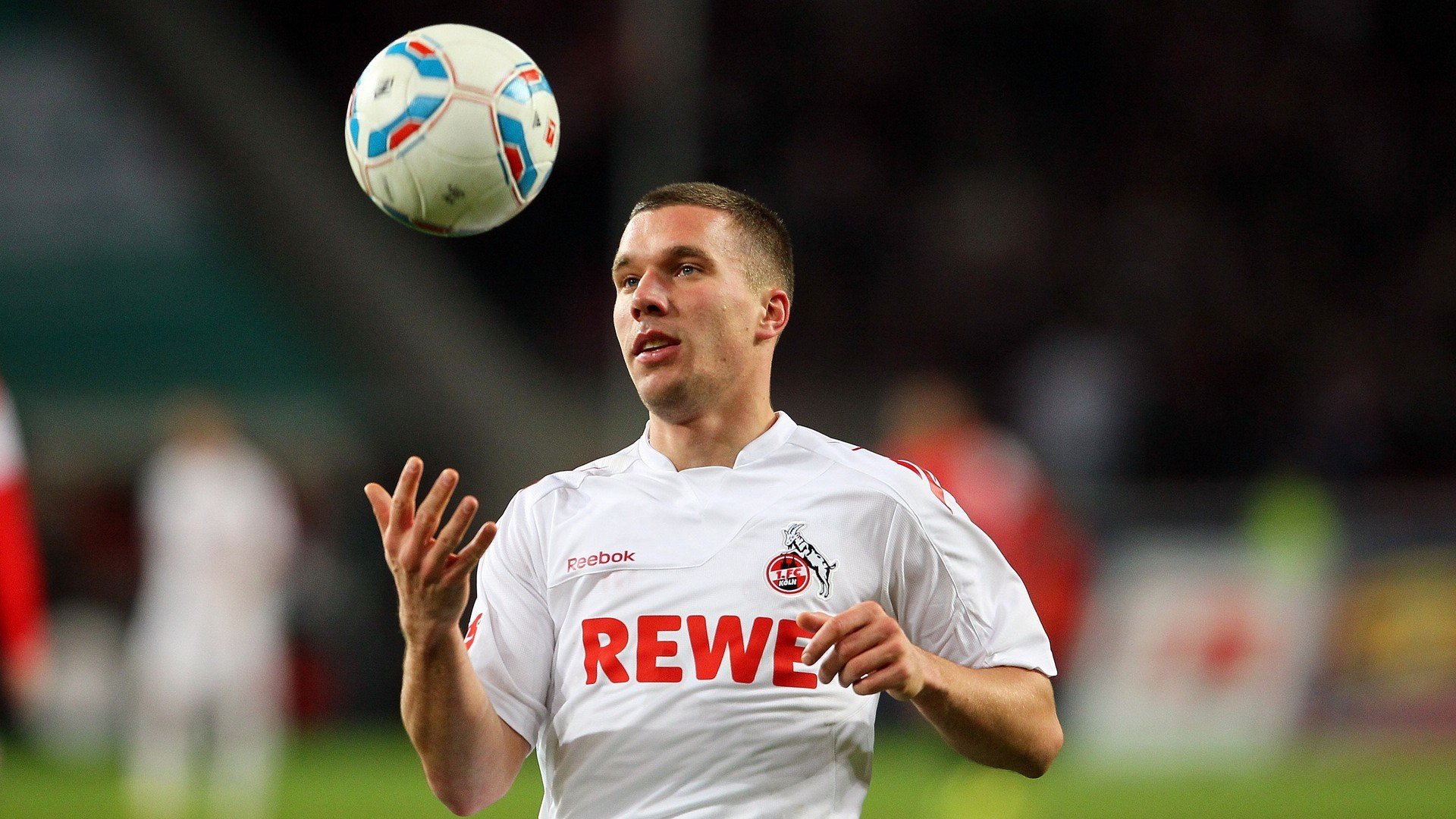 当足球与篮球的传奇交汇,马里制霸曼联,厄德高东决接管—论跨领域的关键时刻掌控力