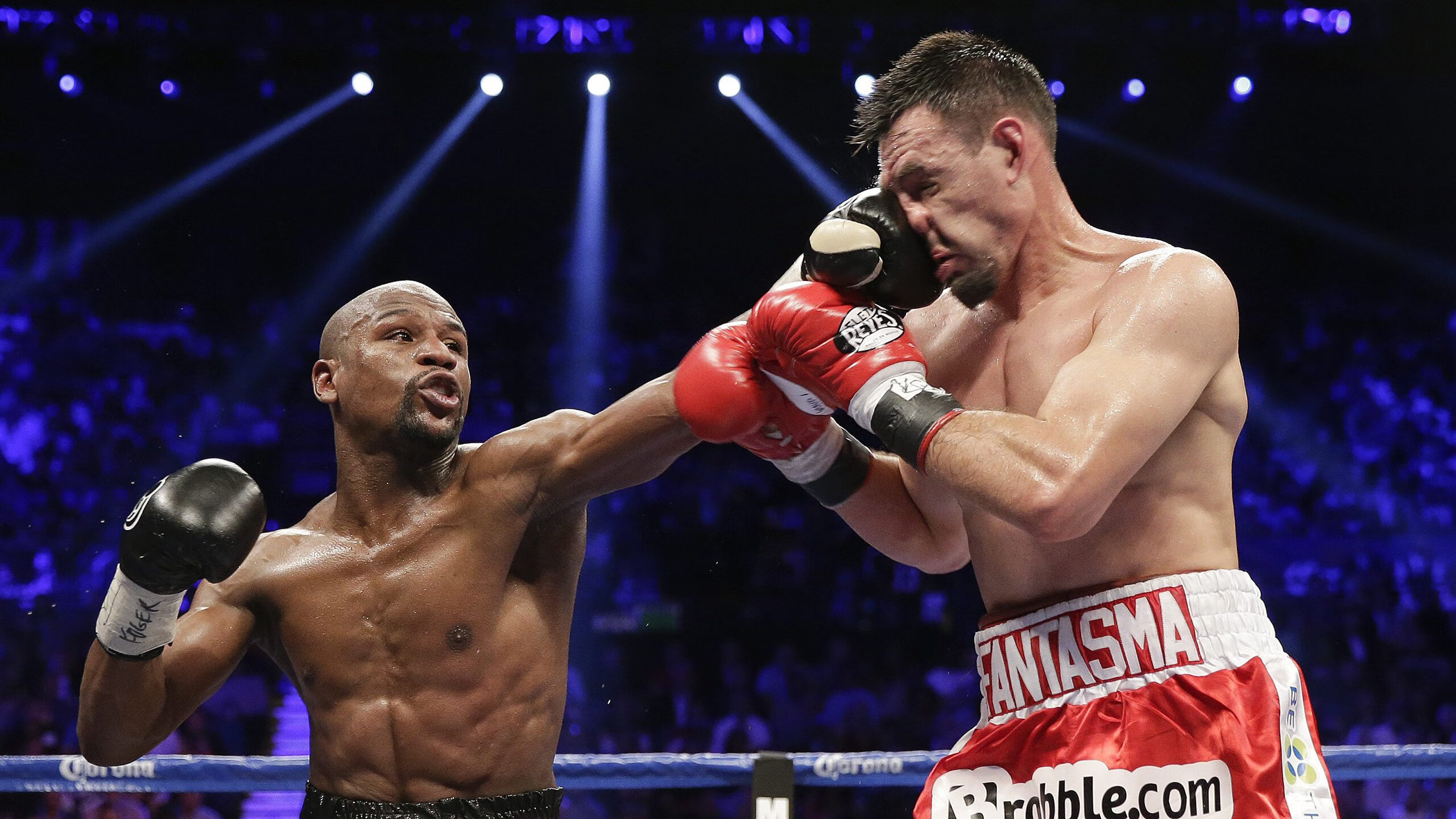 赛道上的绝杀，当德罗赞在F1街道赛篮网式压制雄鹿引擎