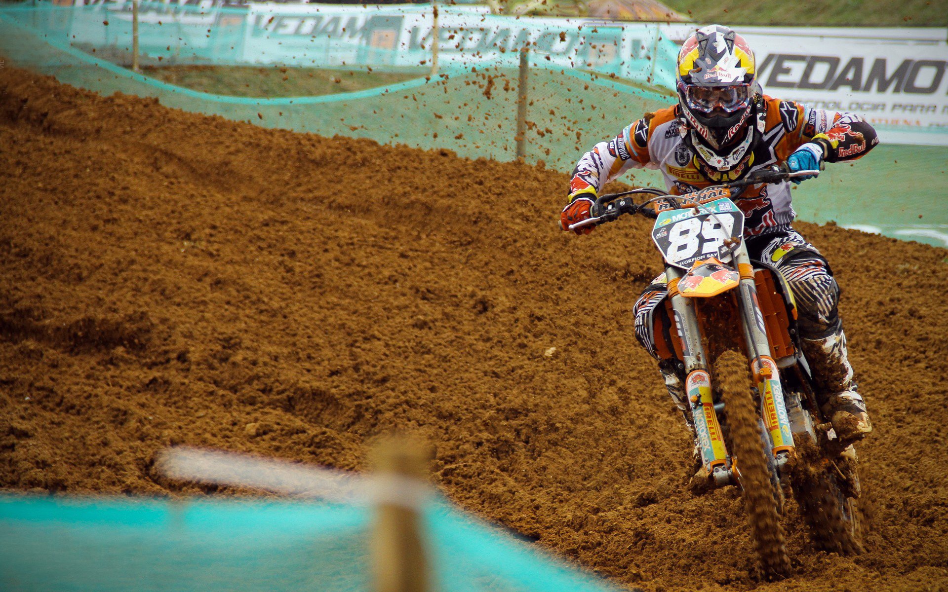 格列兹曼爆发点燃战火,阿根廷坚韧争冠路险胜哥伦比亚